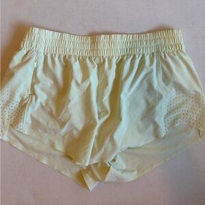 Athleta Pale mint hustle 3” shorts